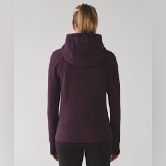 SOLD ❤️ Lululemon Black Cherry Scuba Hoodie 8/M - Picture 2 of 12